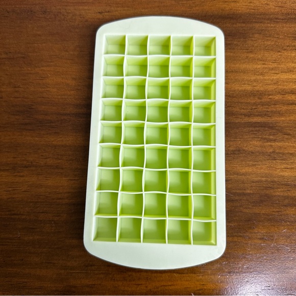 Tiny Ice Cubes Silicone Tray - Picture 2 of 4